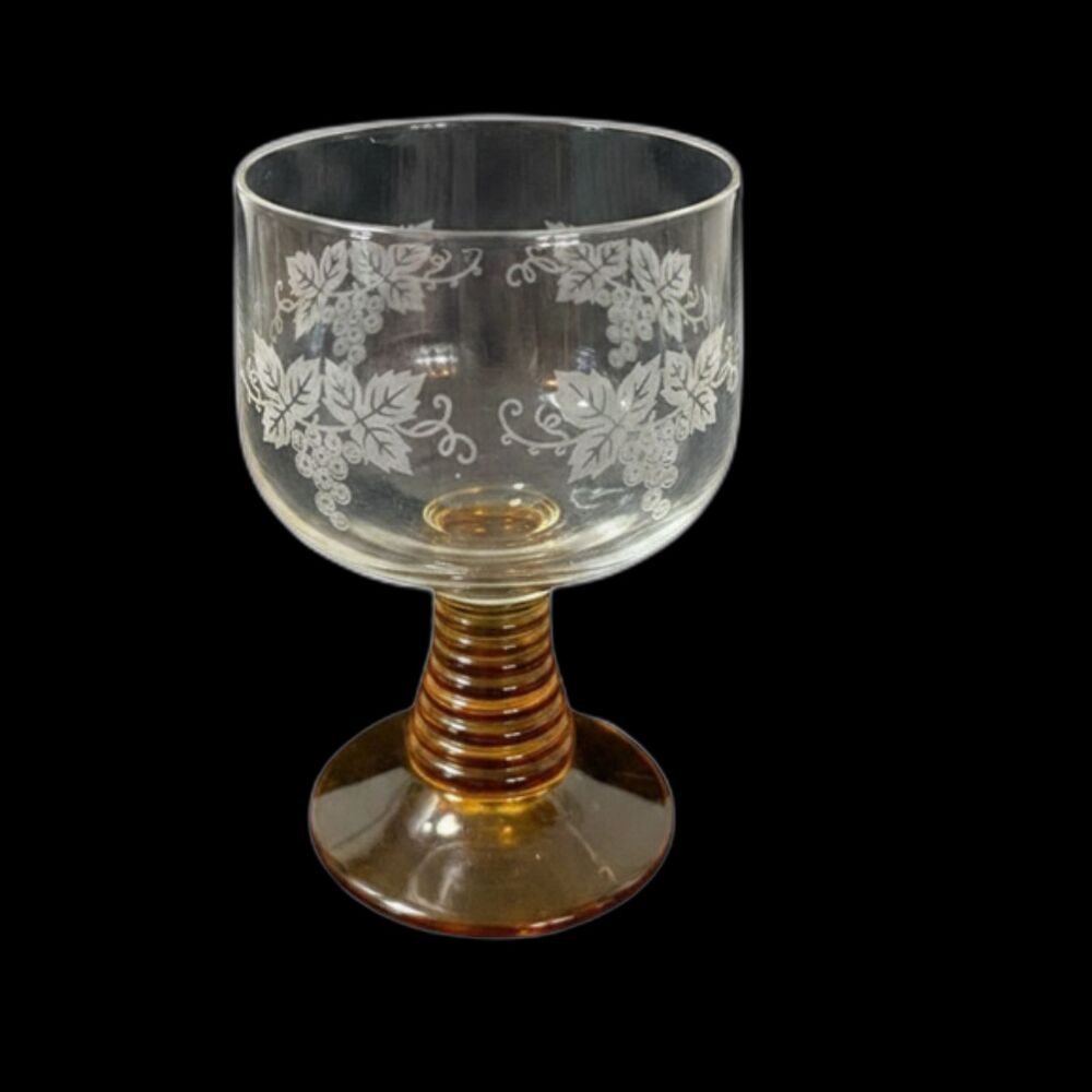 VTG Set of 2 Amber Beehive Gold Stem Wine Glasses Grape Vine Etched